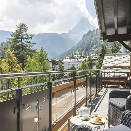 Bernard Und Hans Penthouse 10z Design